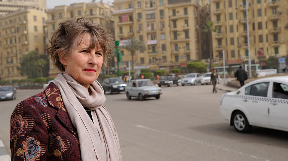 Beobachtete die politischen, gesellschaftlichen und wirtschaftlichen Veränderungen: Auslandskorrespondentin Astrid Frefel in Kairo. (Bild: Dana Smillie, Kairo) Beobachtete die politischen, gesellschaftlichen und wirtschaftlichen Veränderungen: Auslandskorrespondentin Astrid Frefel in Kairo. (Bild: Dana Smillie, Kairo)