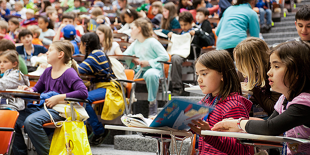 Kinder-Uni Basel 2017: Was Computer wissen und warum Herumtoben so gut tut