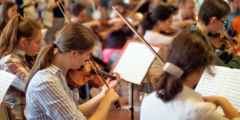 Winterkonzert: Musikalische Amerikareise mit dem Uni-Orchester