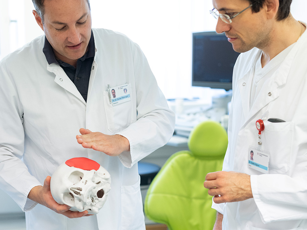 Schädelimplantat aus dem 3D-Drucker, © Christian Flierl, Universität Basel Schädelimplantat aus dem 3D-Drucker, © Christian Flierl, Universität Basel