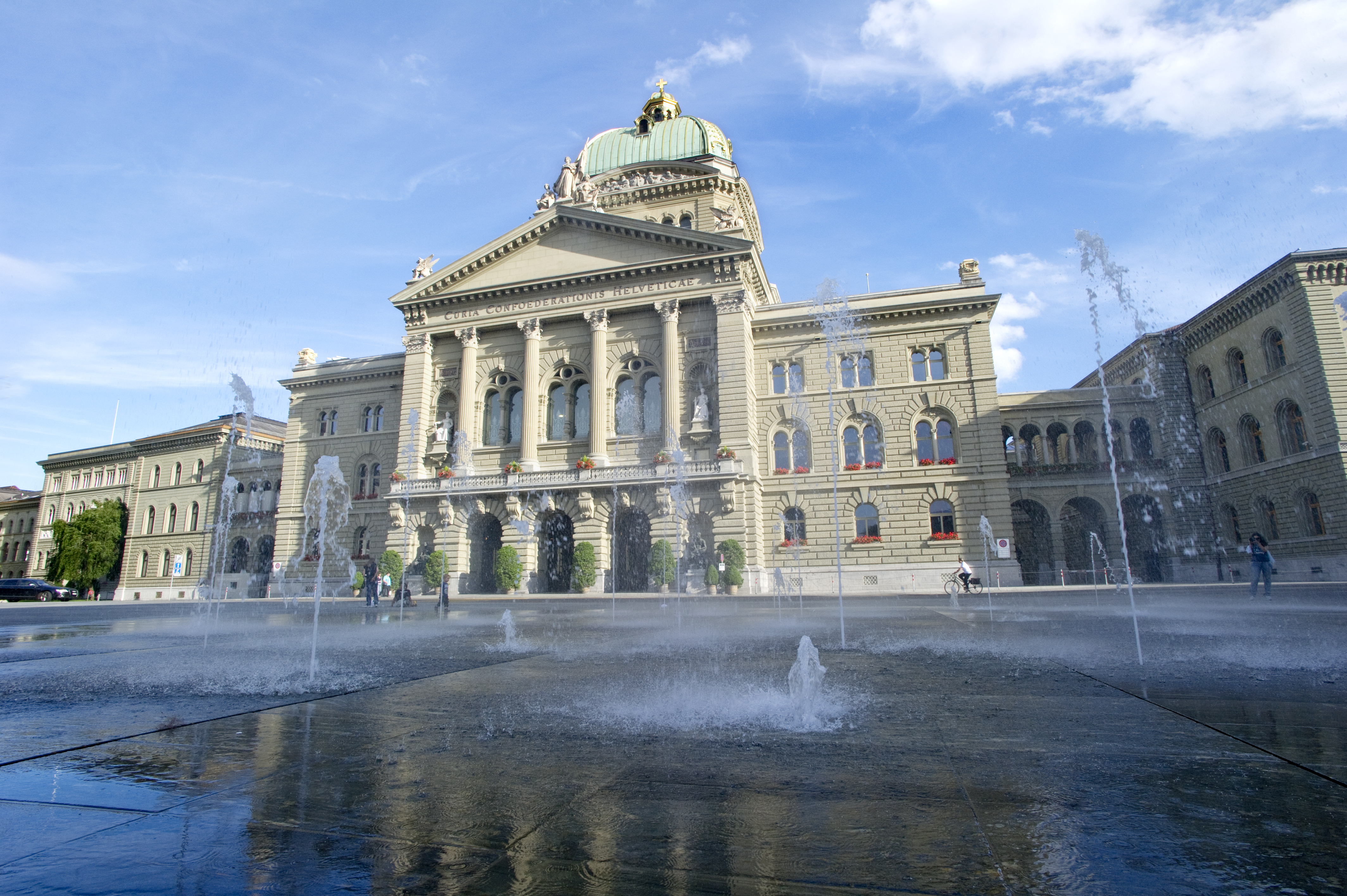 Bundesplatz und Parlamentsgebäude, Bern Bundesplatz und Parlamentsgebäude, Bern