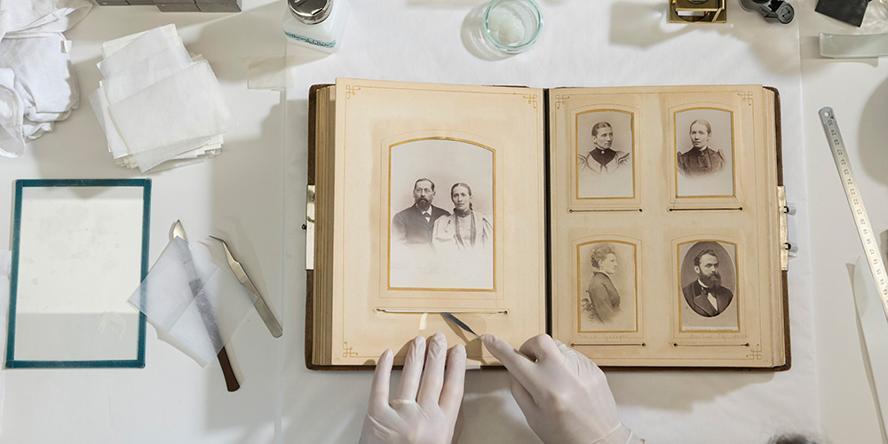 Zeit im Bild – Fotoalben im Wandel