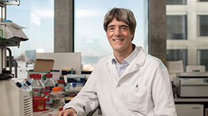 Prof. Dirk Bumann, Biozentrum