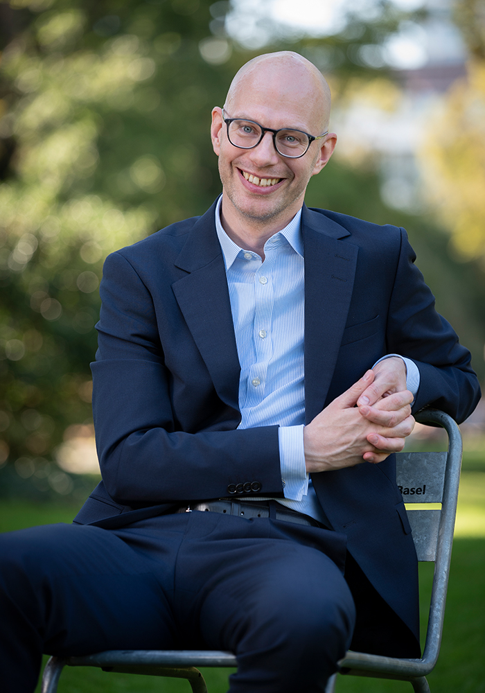 Nils Schaks examines how ecological perspectives can be integrated into jurisprudence (Image: © Philippe Jost). Nils Schaks examines how ecological perspectives can be integrated into jurisprudence (Image: © Philippe Jost).