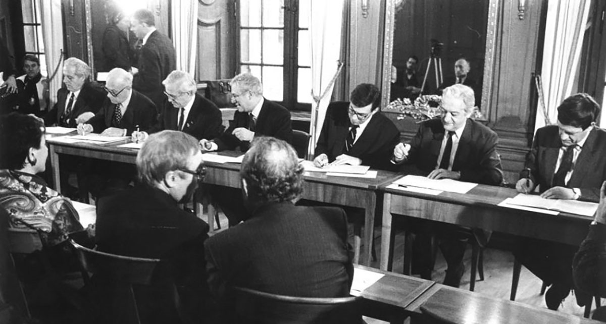 Signing of the Eucor agreement in 1989.