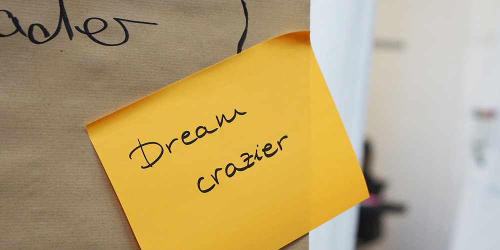 Detail Photo of a Post-It labelled dream crazier