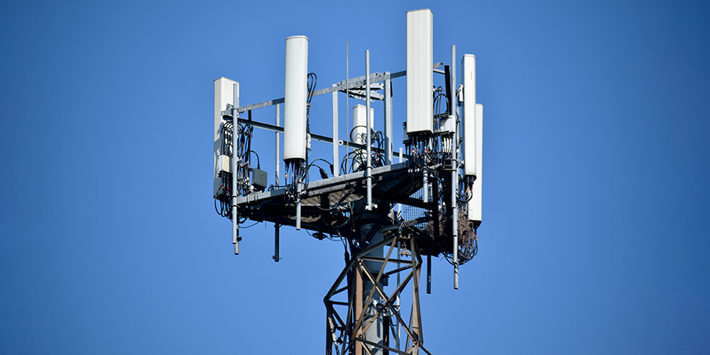 Risky or not? What is driving the polarization surrounding 5G?