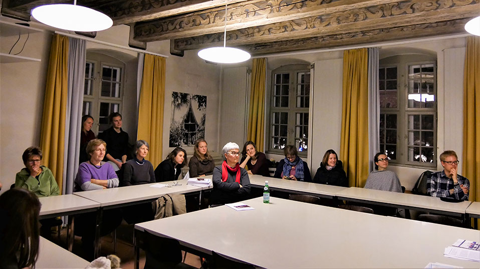 Anlässe und Vorträge der Alumni-Organisation vermitteln Sinn und Zweck der Ethnologie. (Foto: Bettina Huber) Anlässe und Vorträge der Alumni-Organisation vermitteln Sinn und Zweck der Ethnologie. (Foto: Bettina Huber)
