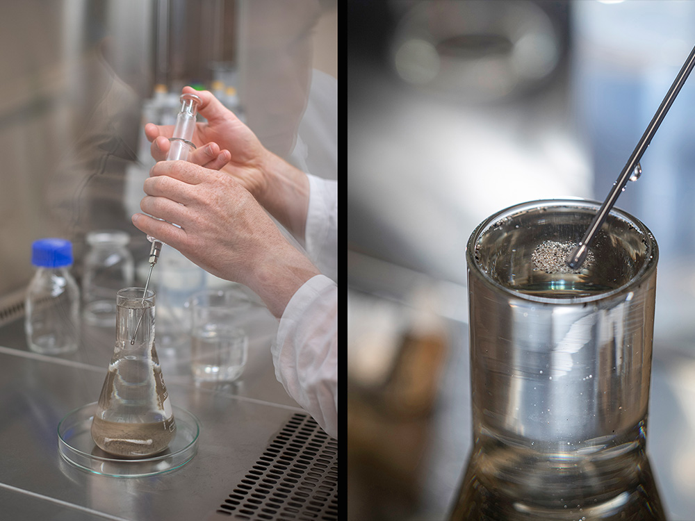 Sebastian Rieder carefully adds liquid to the sediment sample in the Erlenmeyer flask using a syringe Sebastian Rieder carefully adds liquid to the sediment sample in the Erlenmeyer flask using a syringe
