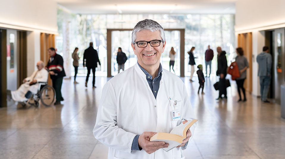 Manuel Battegay, Professor of Infectiology. (Photo: University of Basel, Andreas Zimmermann) Manuel Battegay, Professor of Infectiology. (Photo: University of Basel, Andreas Zimmermann)