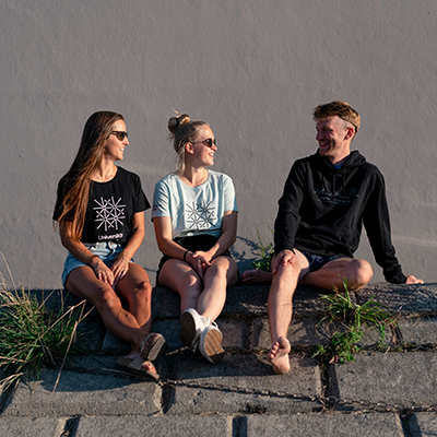 Students with University of Basel T-shirts