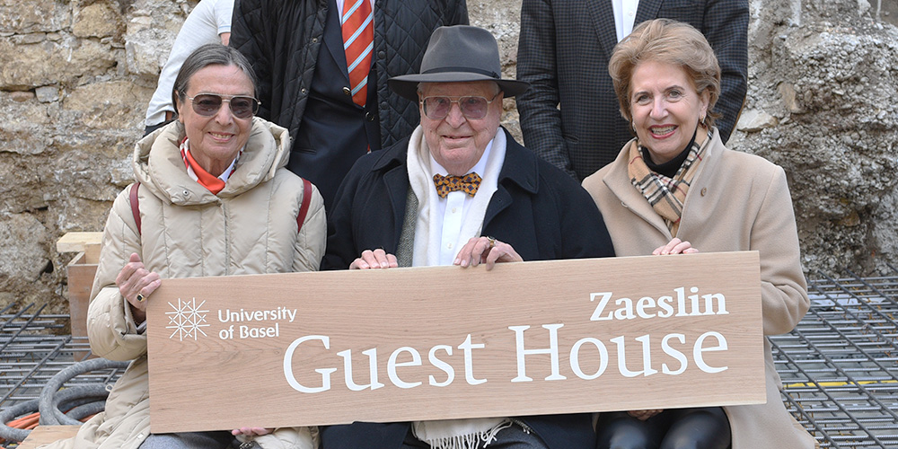 The laying of the foundation stone for the new guesthouse of the University of Basel (Bild: Universität Basel, Peter Schnetz)
