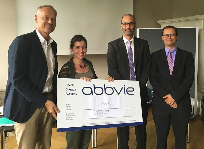 Prof. Dr. Hans H. Hirsch, Dr. Francesca Compagno (beide Universität Basel), Ralph Torgler, Philippe Dähler (beide AbbVie AG Switzerland). (Foto: zvg) Prof. Dr. Hans H. Hirsch, Dr. Francesca Compagno (beide Universität Basel), Ralph Torgler, Philippe Dähler (beide AbbVie AG Switzerland). (Foto: zvg)