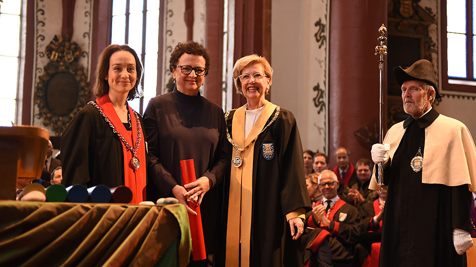 Committed to equality: lawyer Elisabeth Feivogel is awarded an honorary doctorate from the Faculty of Law. (Image: University of Basel, Peter Schnetz)
