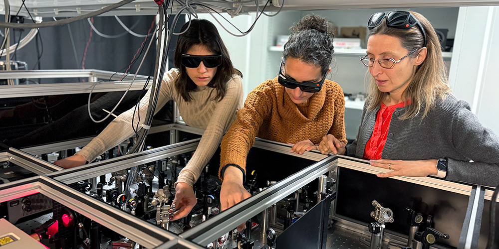Energy flow in semiconductors: new insights thanks to ultrafast spectroscopy