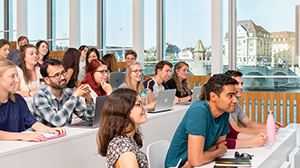 Studierende in einer Vorlesung
