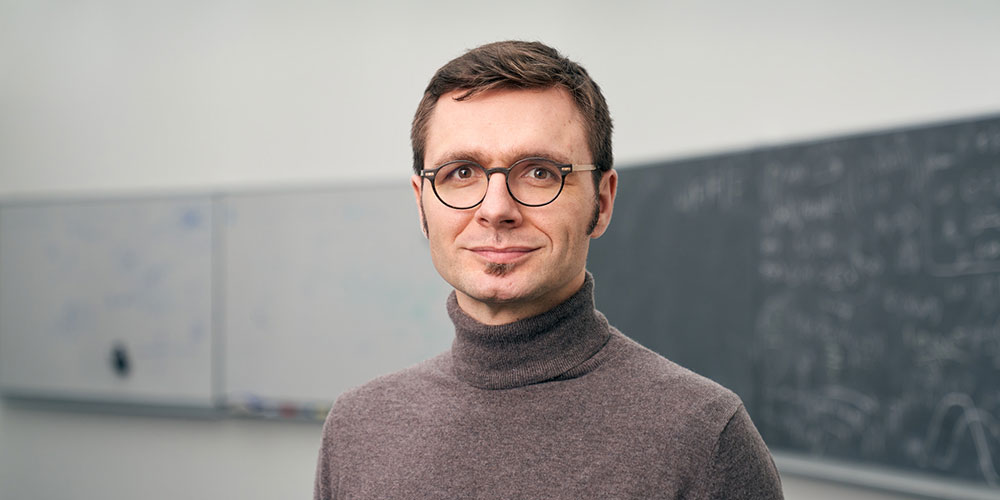 Prof. Dr. Ivan Dokmanić, Leiter des Center for Data Analytics. (Bild: Universität Basel, Oliver Hochstrasser)